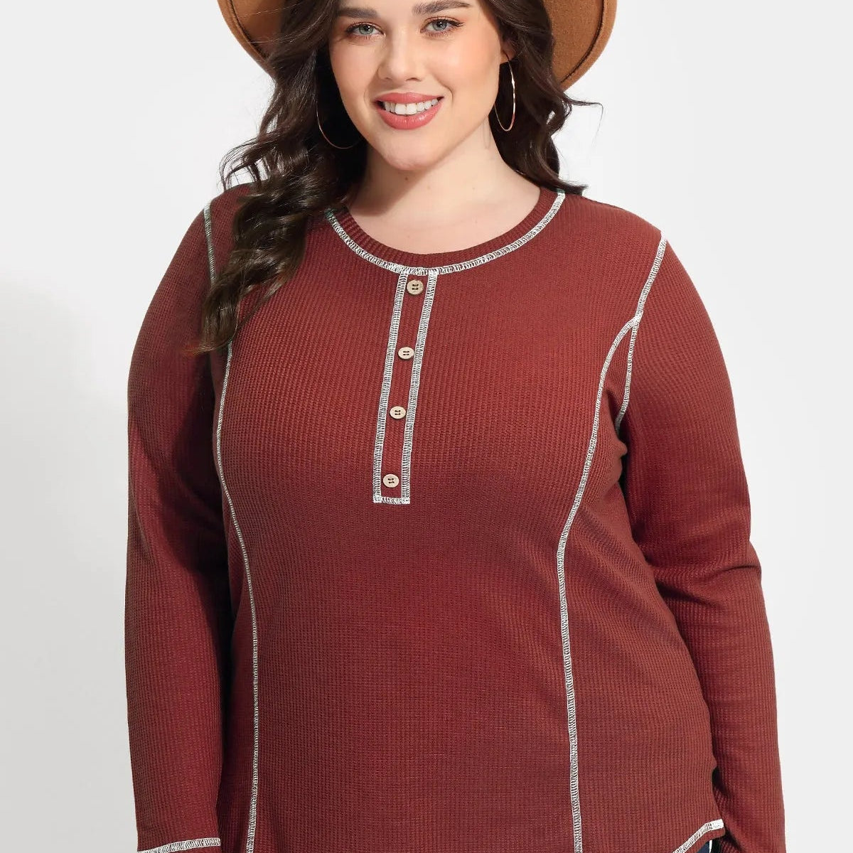 T-shirt gaufré à col ras du cou et boutons solides