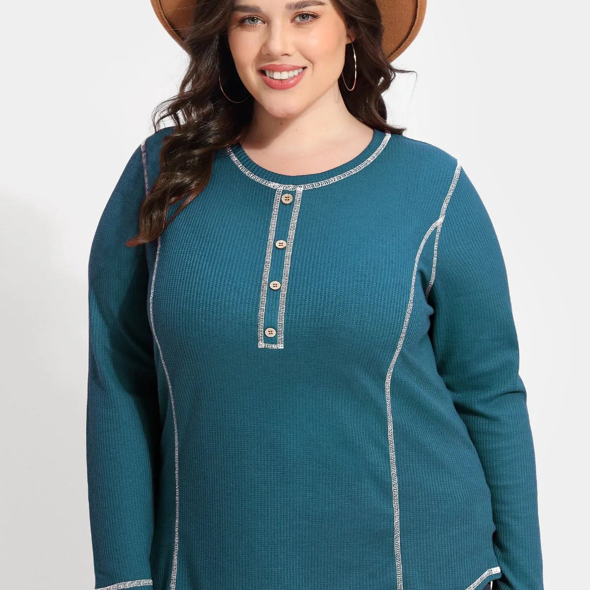 T-shirt gaufré à col ras du cou et boutons solides