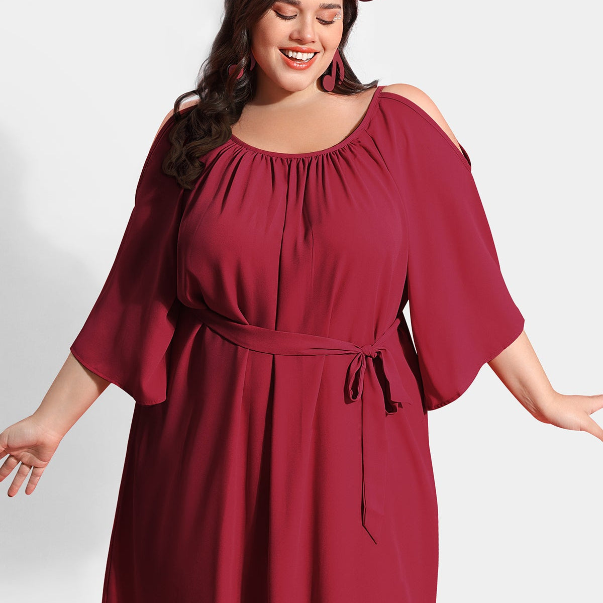 Mini-robe plissée à lacets et col ras du cou