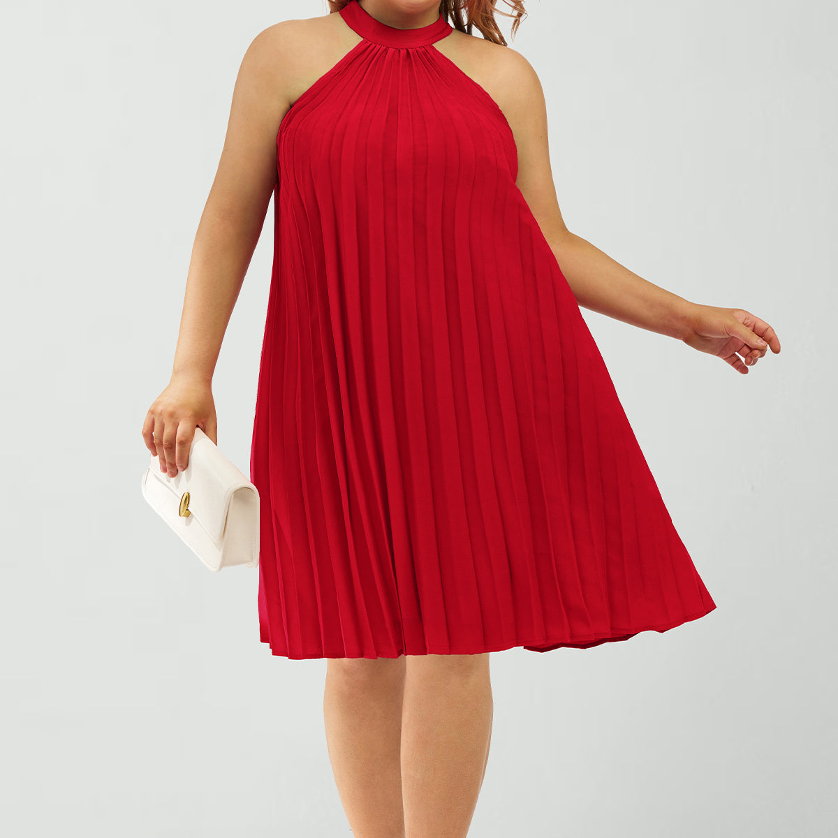 Robe courte fluide plissée à col licou unie