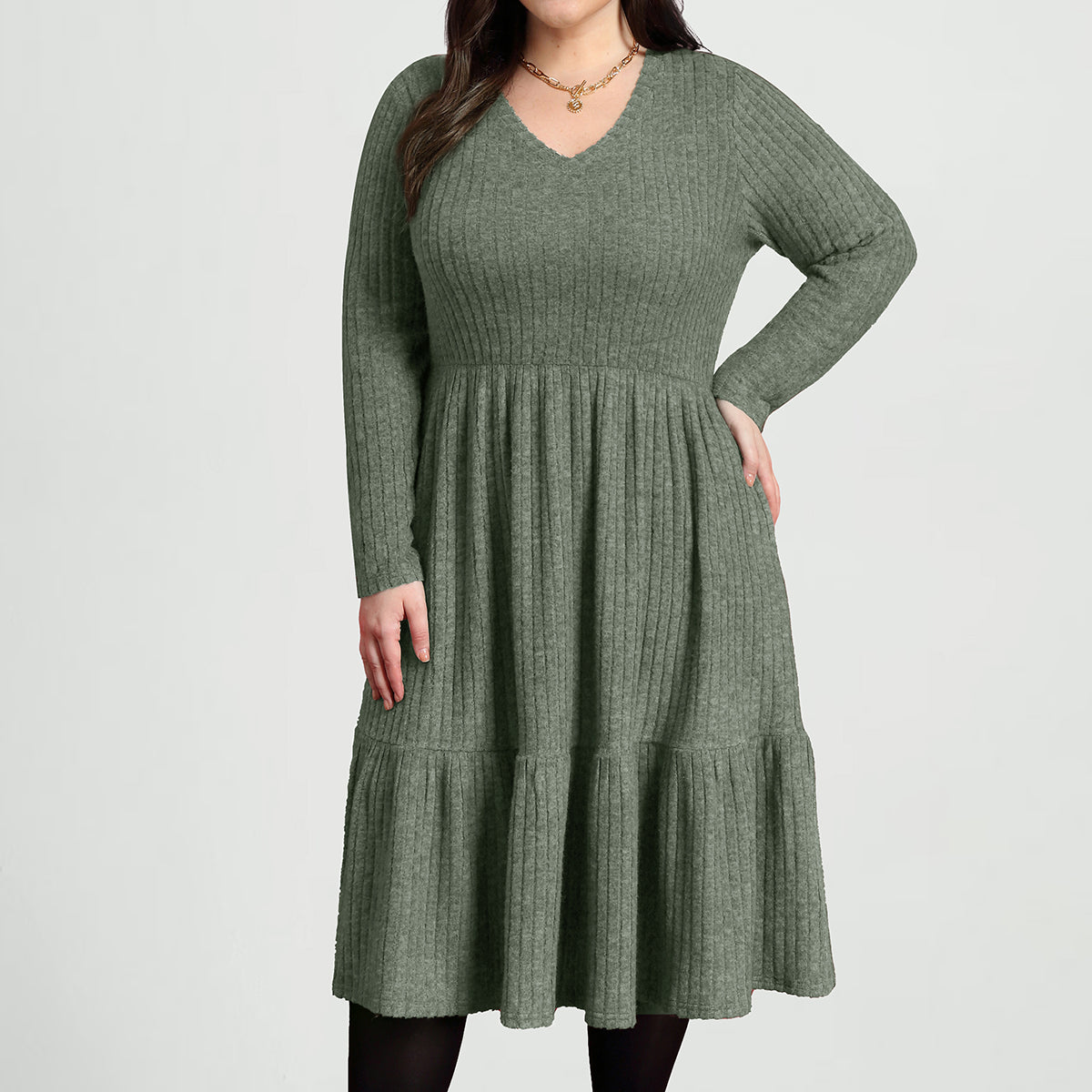 Robe mi-longue plissée en tricot côtelé uni Ritera avec ourlet à volants et poches