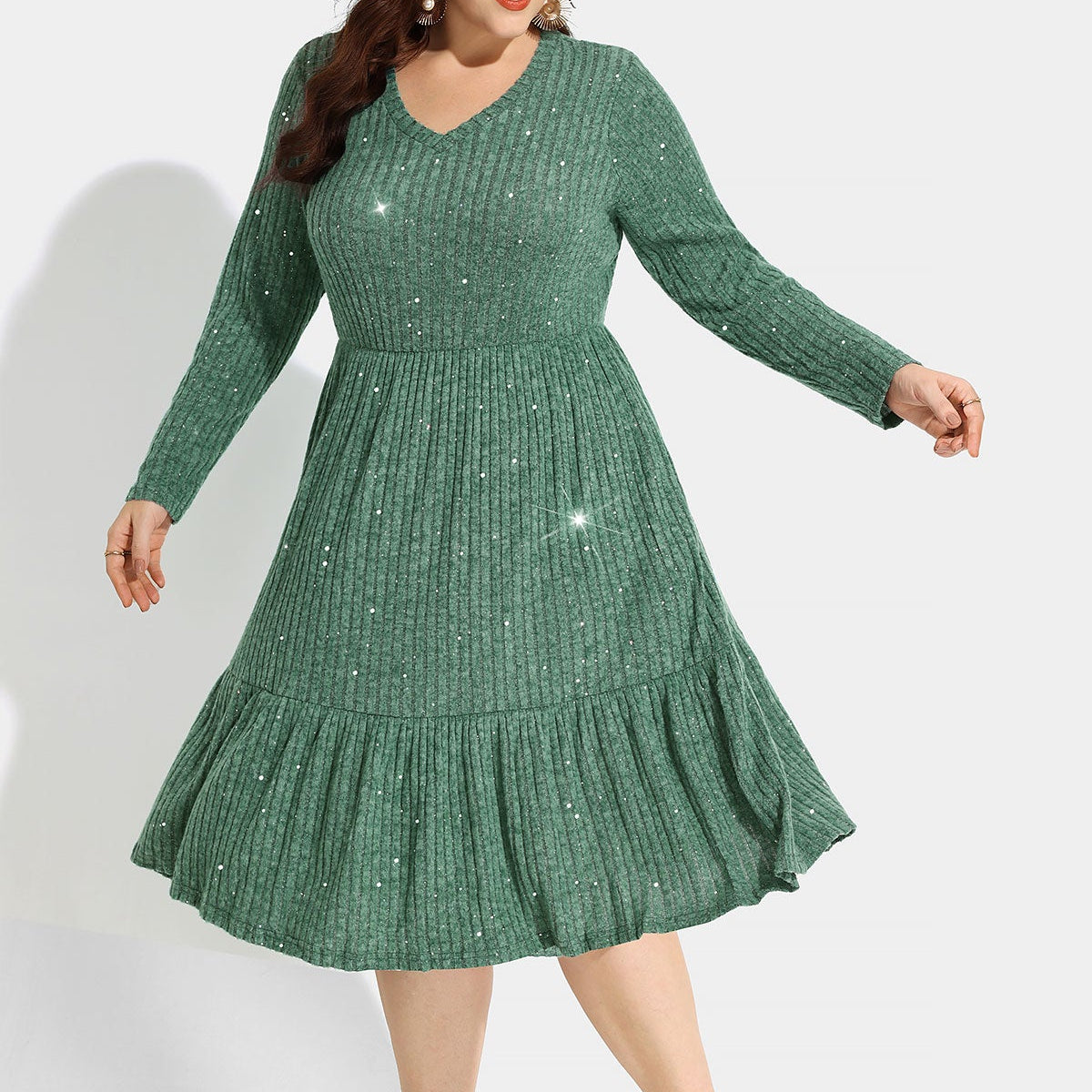 Ritera – Midi-Strickkleid mit einfarbigen Pailletten und Rüschensaum