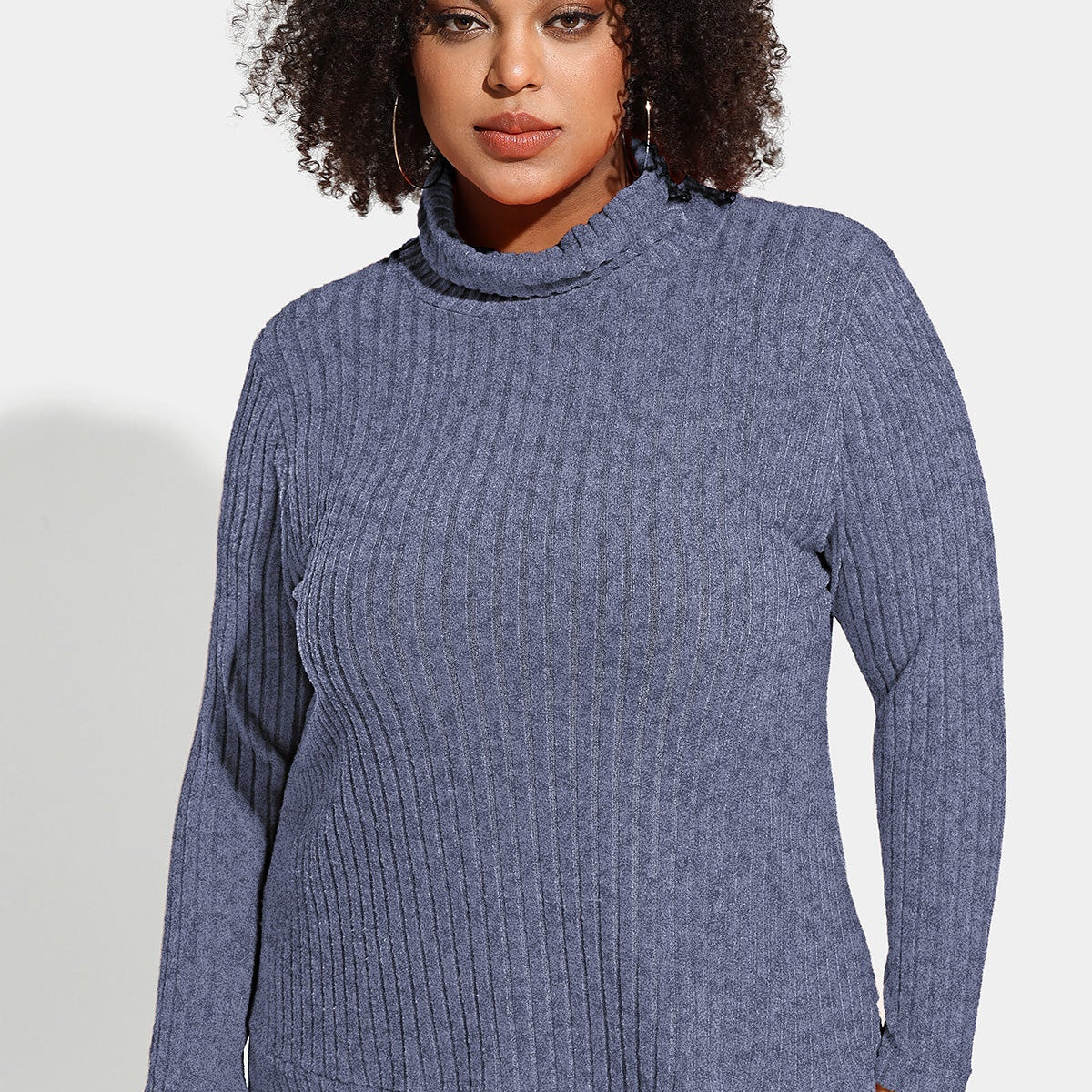 Superweiches, einfarbiges, langärmliges Rollkragenhemd aus Strick