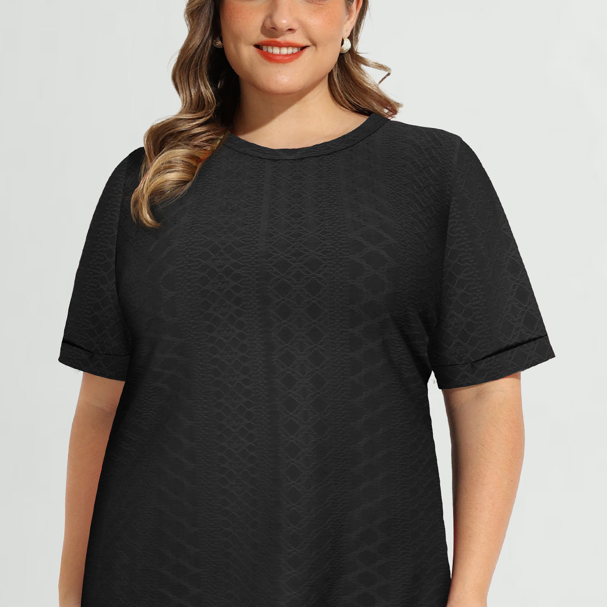 Ritera – Kurzärmliges T-Shirt mit Lochmuster und ausgehöhlter Textur