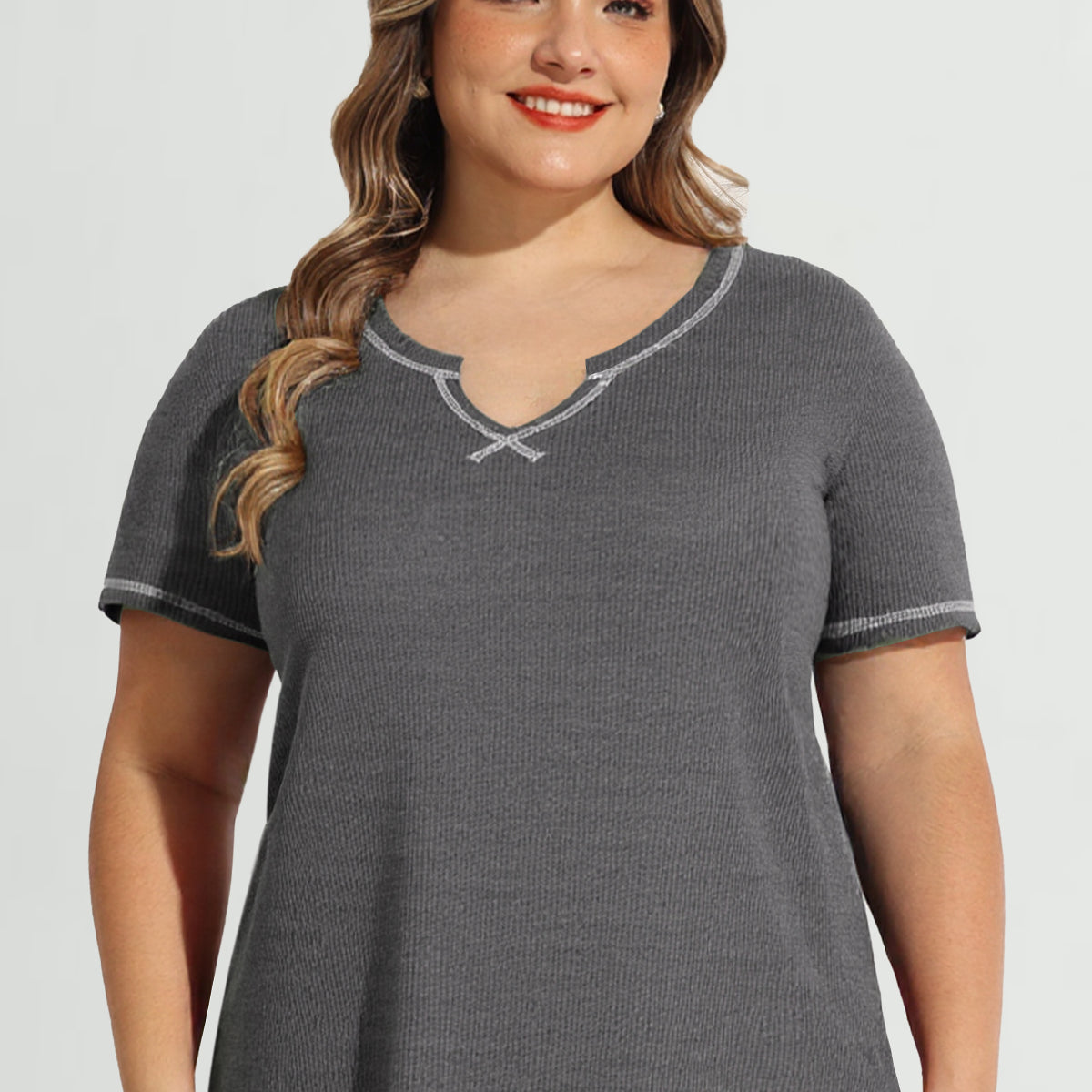 Sexy T-Shirt mit V-Ausschnitt und durchgehendem Futter