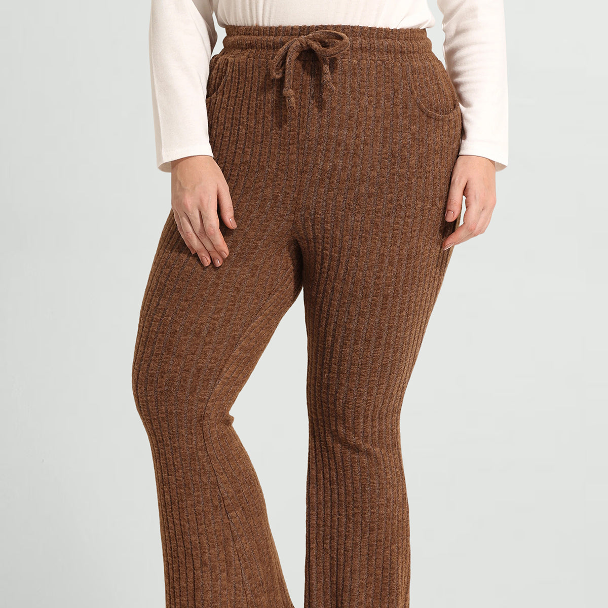 Pantalon en velours texturé avec cordon de serrage et taille élastique et poches