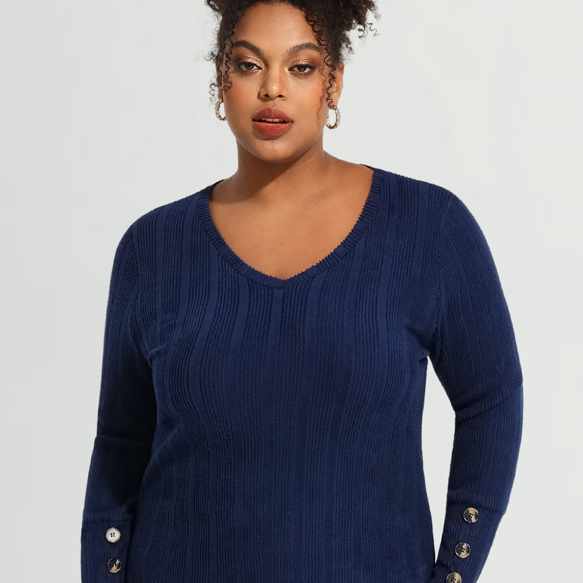 T-shirt uni à manches longues et col en U à trois boutons