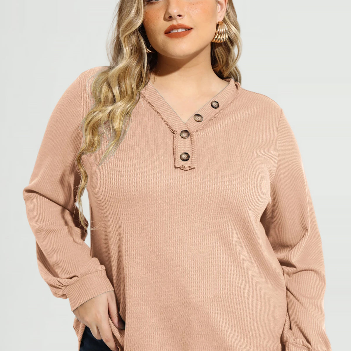 Chemise à manches longues et col en V avec boutons solides