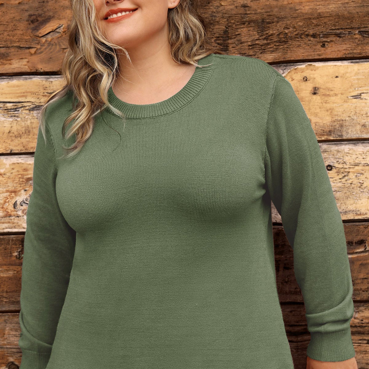 Essential Eng anliegender Langarmpullover mit geteiltem Saum