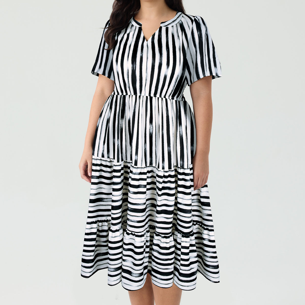 Robe d'été décontractée chic à rayures et à volants Ritera