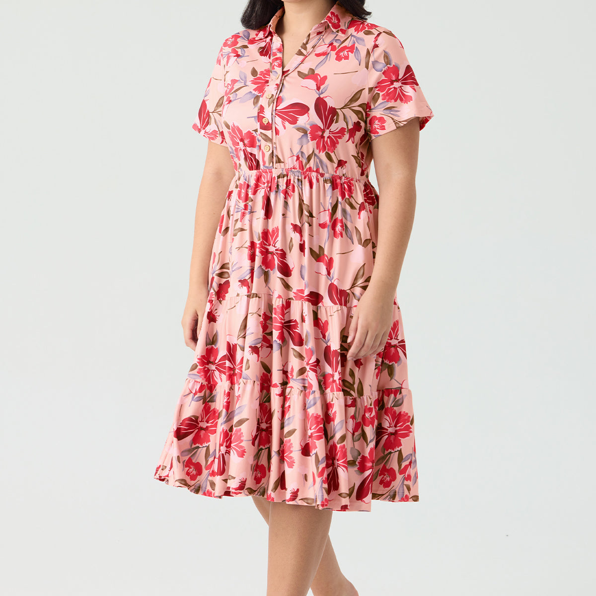 Ritera – Gerafftes Midikleid mit Knopfleiste, Blumenmuster und Polokragen