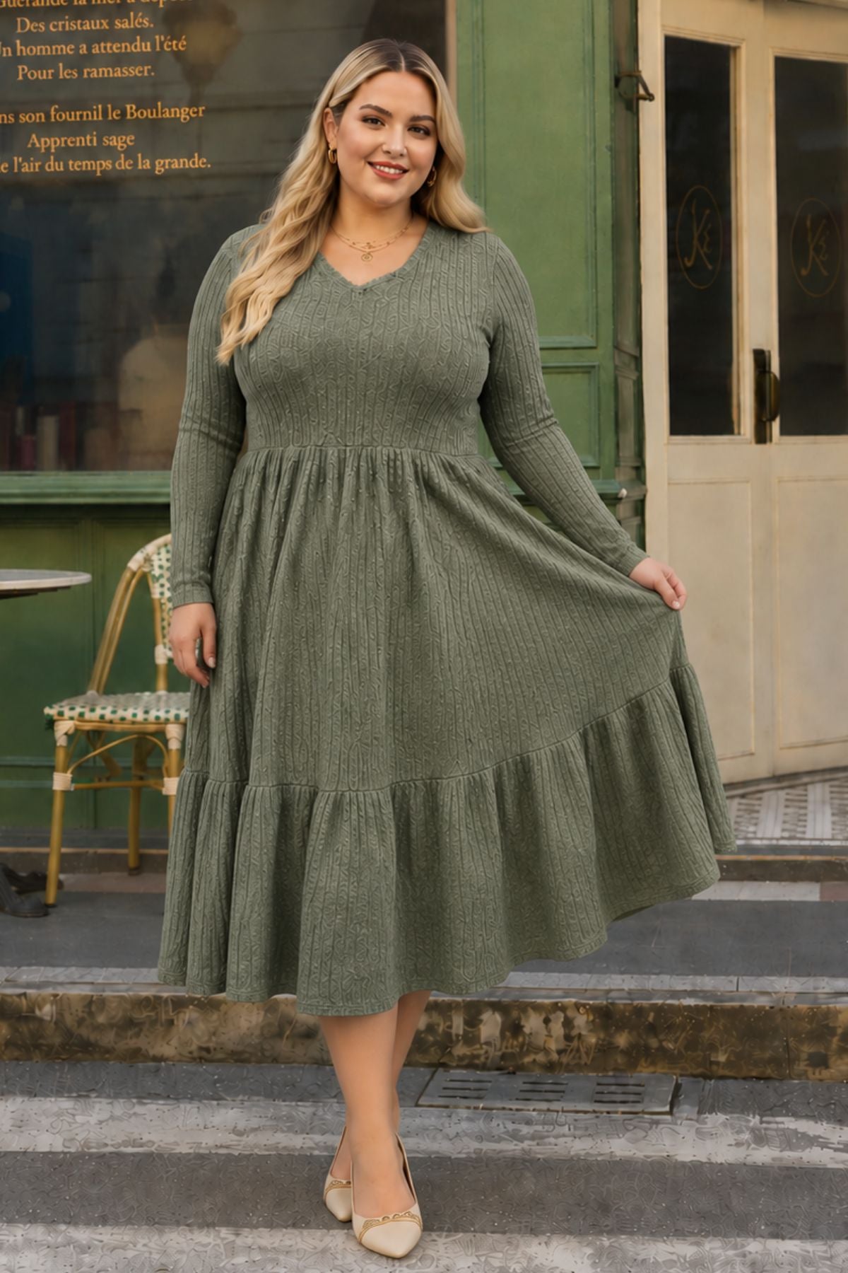 Robe mi-longue plissée en tricot côtelé uni Ritera avec ourlet à volants et poches