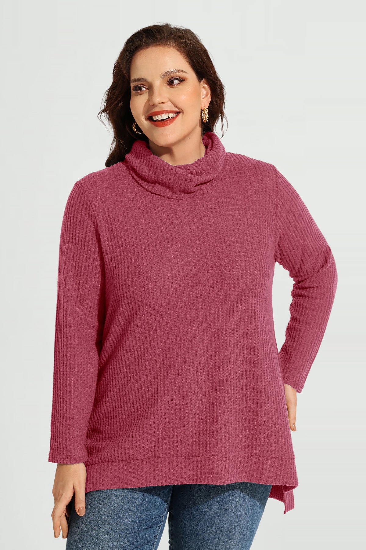 Tunika mit Wasserfallausschnitt, geschlitztem Saum und langen Ärmeln