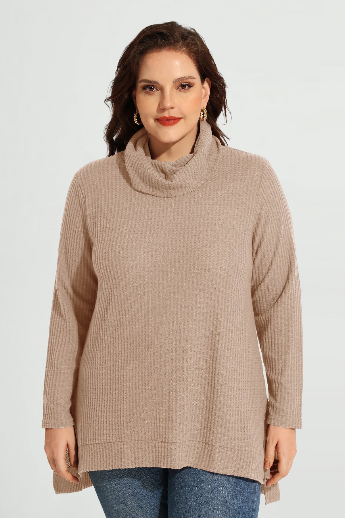 Tunika mit Wasserfallausschnitt, geschlitztem Saum und langen Ärmeln