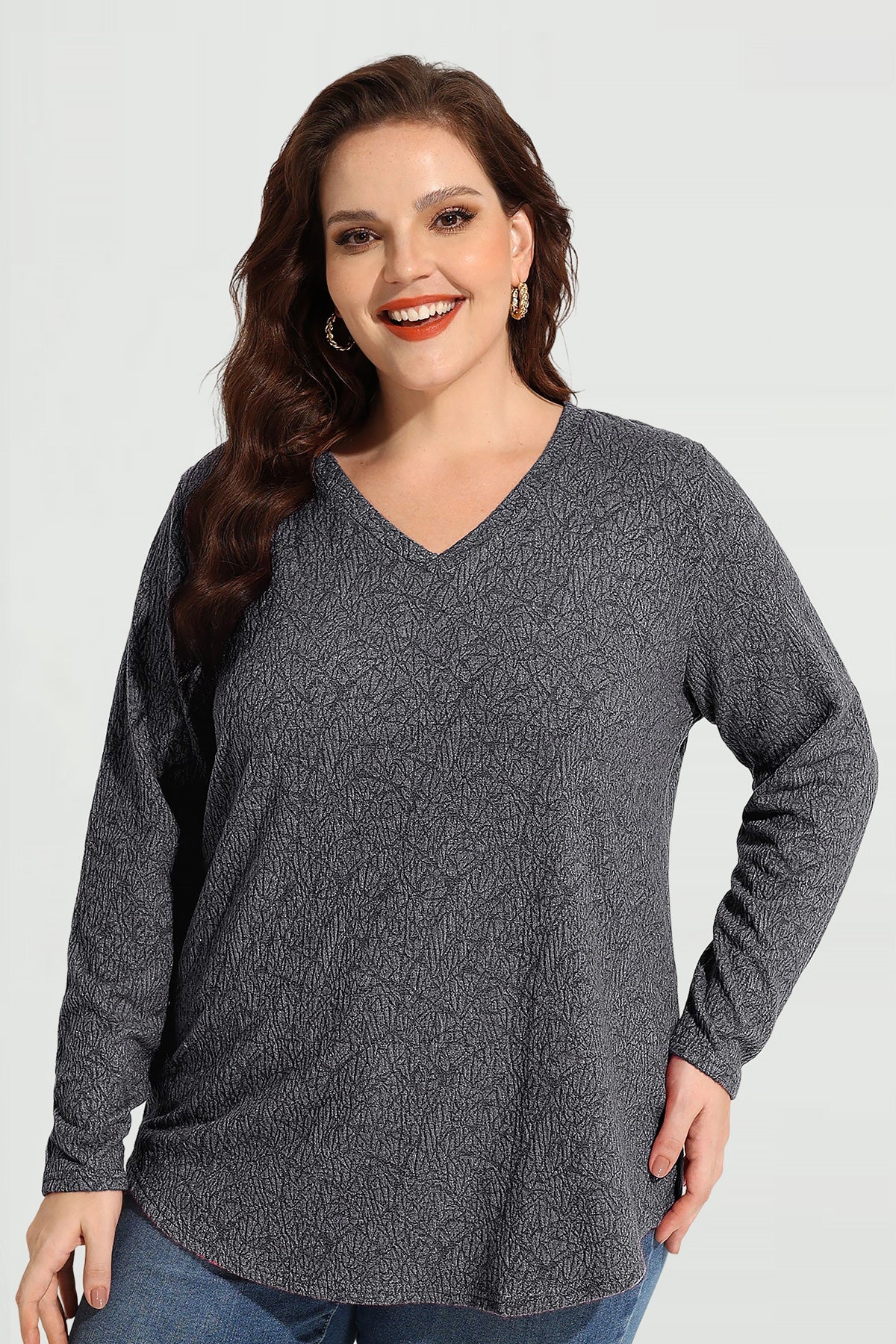 Langärmliges Strickhemd mit V-Ausschnitt und fester Textur