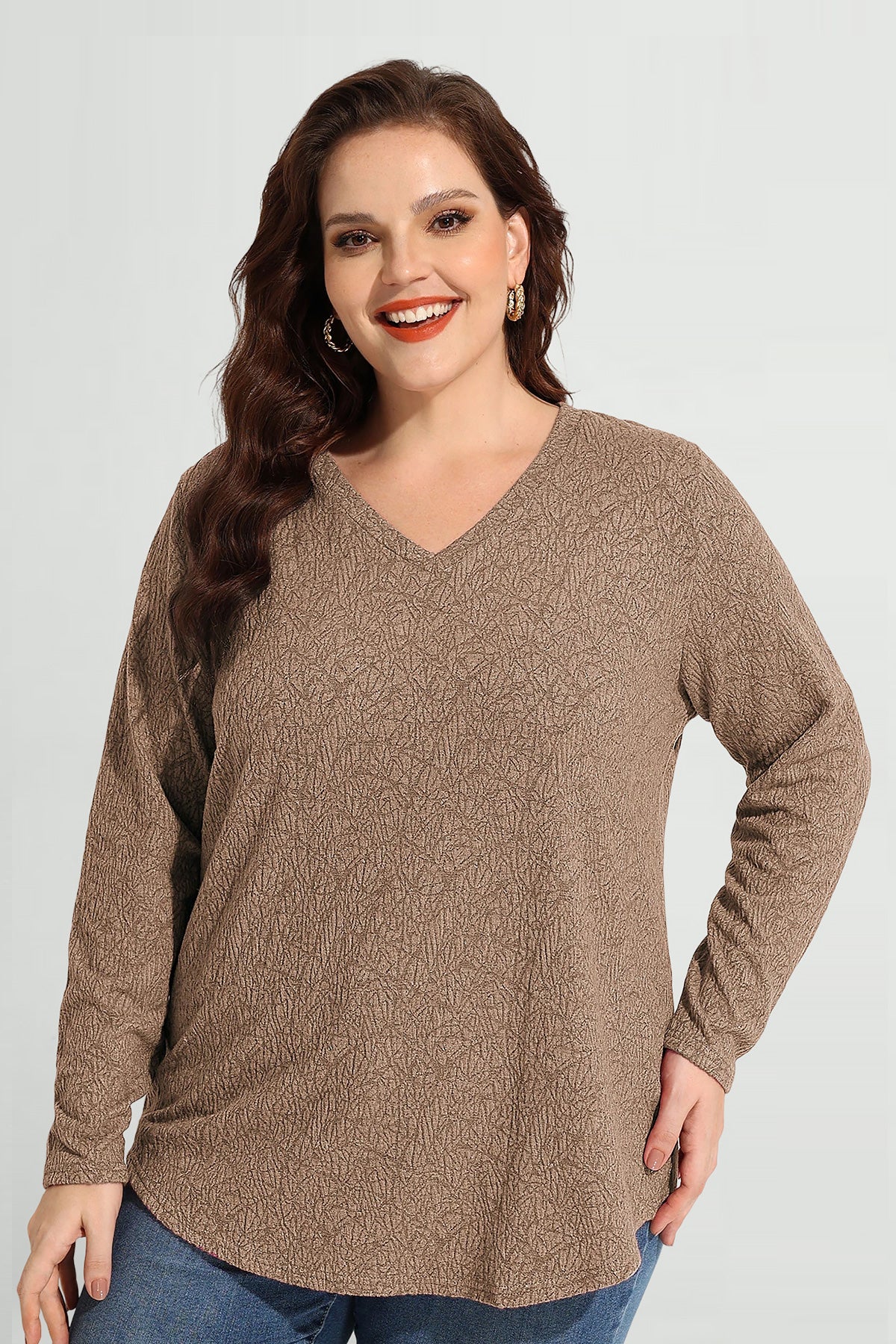 Langärmliges Strickhemd mit V-Ausschnitt und fester Textur